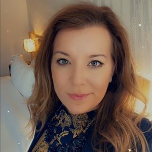 Meet your Posher, Lorie